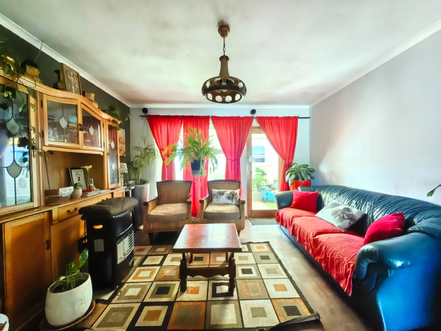 5 Bedroom Property for Sale in Beacon Valley Western Cape